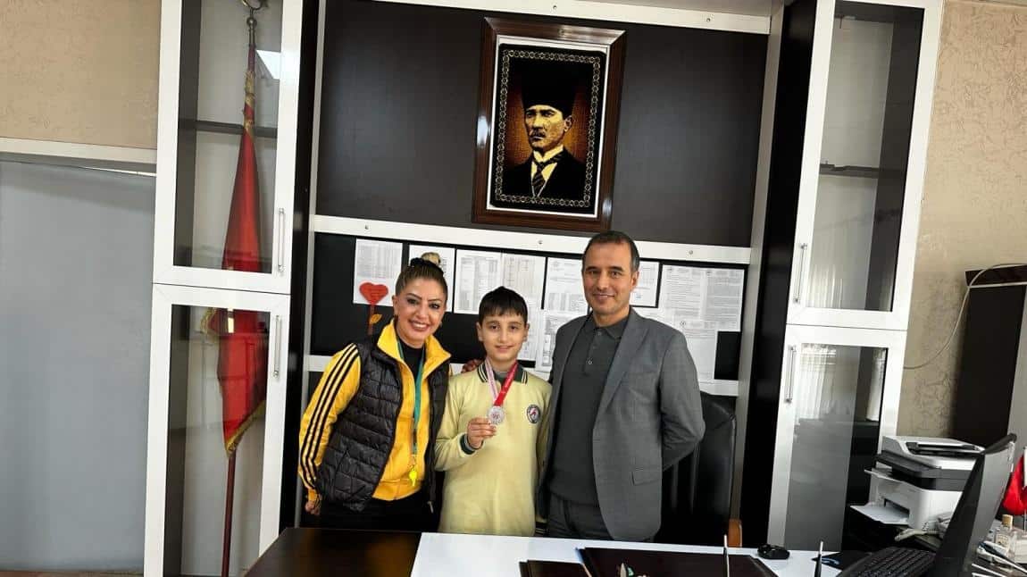 Ali Emiri'den Okullar Arası Küçükler Karate Yarışmasında Diyarbakır 2.liği
